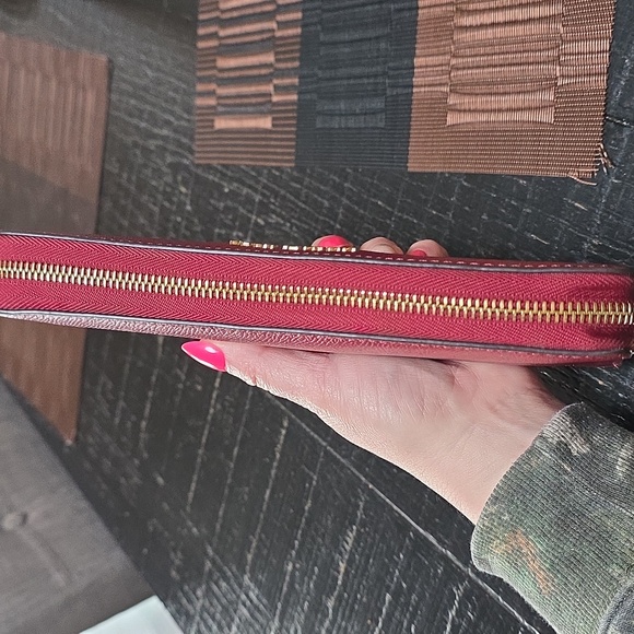 Michael Kors Red Jet Set Travel Wallet - Picture 14 of 15